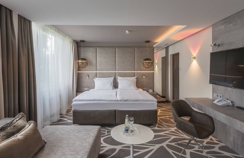 Munchen District Hotel | Holiday Inn Munich-Unterhaching by IHG