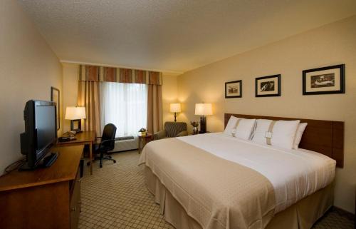 Fort Wayne Hotel | Holiday Inn Purdue - Fort Wayne by IHG