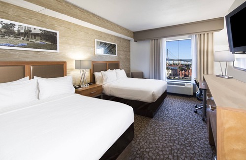 Yamacraw Village Hotel | Holiday Inn Savannah Historic District by IHG
