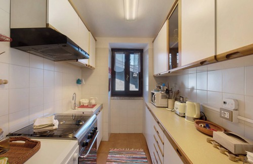 Fiumelatte House | Holiday Home 'La Nostra Casa Di Fiume' with Lake View, Balcony and Wi-Fi