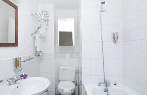 Ravenscourt Park Apartment | Holiday Lets London K
