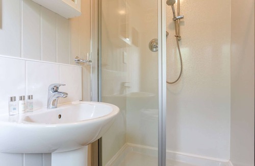 Churchill Apartment | Holiday Lodge in The Cotswolds