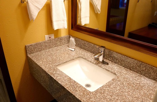 Salem Hotel | Holiday Lodge Salem,OR
