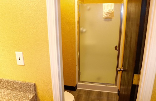 Salem Hotel | Holiday Lodge Salem,OR
