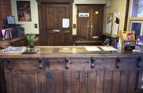 Grass Valley Hotel | Holiday Lodge