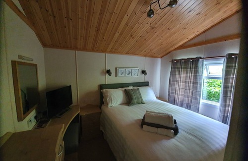 Bassenthwaite Cabin | Holiday lodge with stunning views near the shore of Bassenthwaite Lake