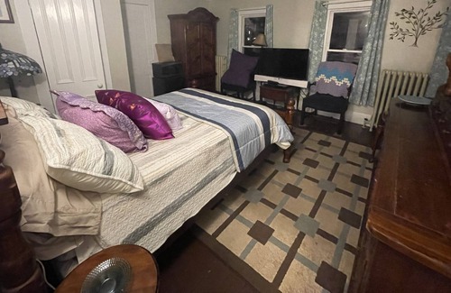 South Willington Apartment | Holiday lodging by Uconn - pet friendly