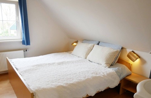 Sint Maartensvlotbrug Villa | Holiday villa for 6 people, within cycling distance of the beach