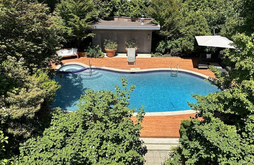 Kerrisdale House | Holiday Oasis in the Heart of Vancouver with Private Swimming Pool