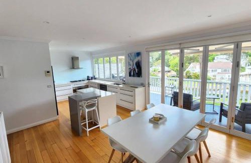Newport House | Holiday on the Waterfront, Boat, Swim, Kayak