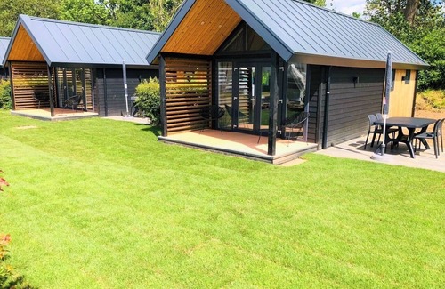 Lathum Ski Chalet | Holiday Park Near Recreational Lake