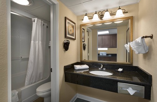 Downtown Myrtle Beach Hotel | Holiday Pavilion Resort on the Boardwalk