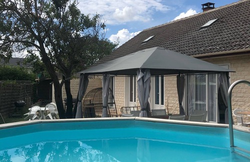 Saint-Martin-Longueau House | Holiday rental of a large fully equipped house.