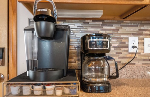 Kodak Cabin | Holiday Ready|Dog Friendly Cabin|Views|HotTub