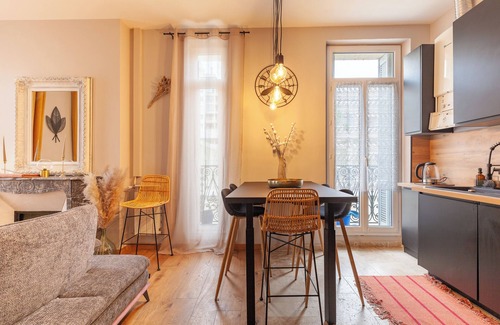 Le Chapitre Apartment | Holiday rental, family flat for 7 people with balcony and Wi-Fi