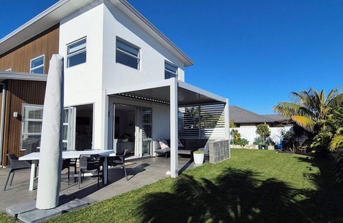 Papamoa Beach House | Holiday Retreat by the Beach