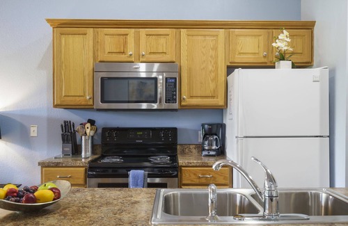 Branson Condo | Holiday Ridge Retreat Duo | Holiday Hills Branson | Golf Resort | Outdoor Pools