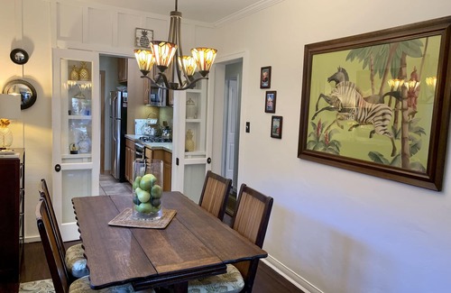 Old Towne House | Holiday's🎄@ Pineapple Bungalow. 🌊🏖️Steps to Ocean. RELAX & ENJOY😎 the beach. 🌊