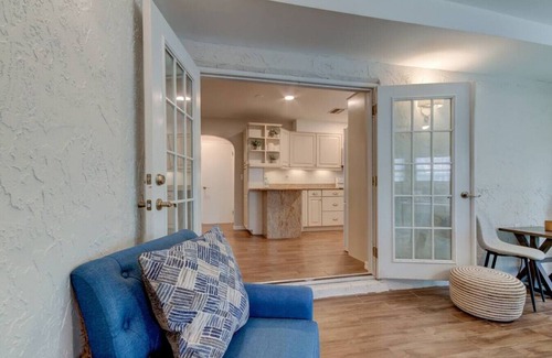 Tarpon Springs House | HOLIDAY SALE! Spacious 3 BR close to the Beach! Pet Friendly! ALL 5 ⭐️ reviews!