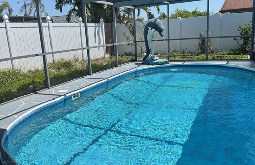 Regency Park House | Holiday Specials! Dog-Friendly Tropical Getaway with a Covered Pool