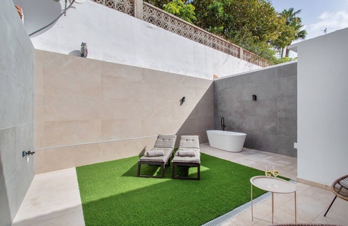 San Fernando Apartment | Holiday Studio 'Odi Suite Room' with Private Terrace and Wi-Fi