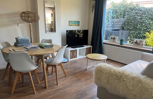 Noordwijk House | Holiday summer style house, family or couple. With privacy/little garden/sea