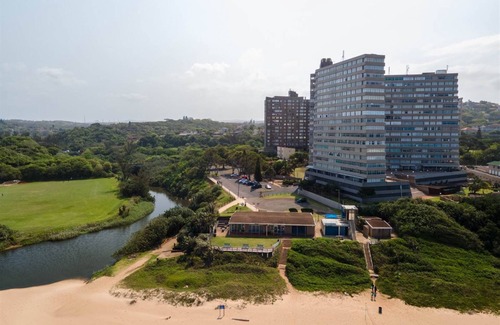 Warner Beach Condo | Holiday @ the Beach - Sapphire Coast