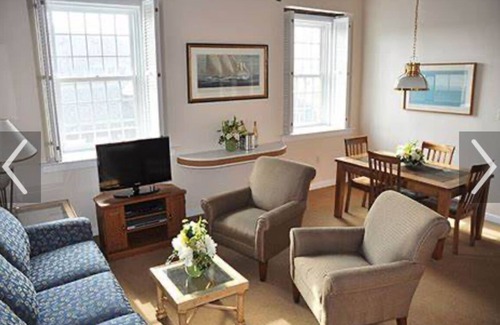Historic Hill House | Holiday time in Newport, RI is a beautiful time!