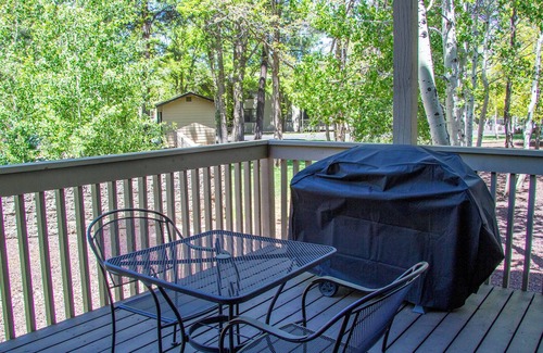 Pinetop Villa | HOLIDAY TIME! TRANQUIL 2 BEDRM VILLA & GARAGE IN PINETOP CNTRY CLB AREA SLEEPS 6