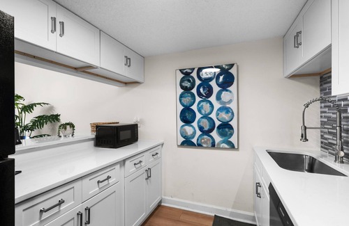 Myrtle Beach Condo | Holiday Towers 602 - Near Ocean!