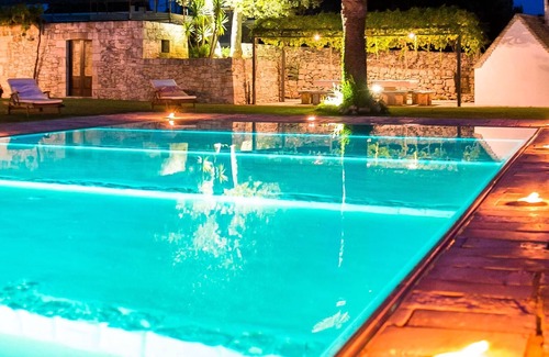Putignano Villa | holiday vacation large villa rental italy, apulia, puglia, near bari, pool, wi-fi, air conditioning, luxury, short term