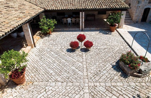 Putignano Villa | holiday vacation large villa rental italy, apulia, puglia, near bari, pool, wi-fi, air conditioning, luxury, short term