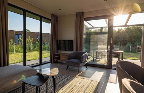 Lattrop Villa | Holiday villa Amalia 4 with dog fence, sauna, and hot tub