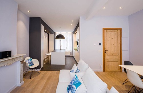 Ostend City Centre House | Holiday villa at 800m from the sea/beach, for 10 people