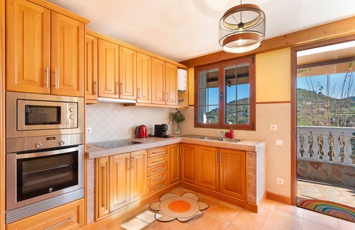 La Solana Villa | Holiday Villa 'Eden El Castillejo' with Mountain Views, Wi-Fi and Air Conditioning