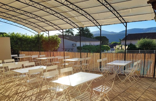 Vallon-Pont-d'Arc Cottage | Holiday village in the heart of Vallon Pont d'Arc