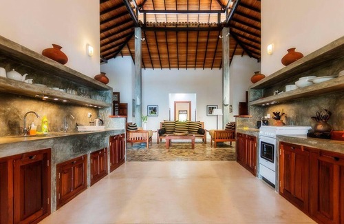 Hikkaduwa House | Holiday villa "Gangananda" with infinity pool