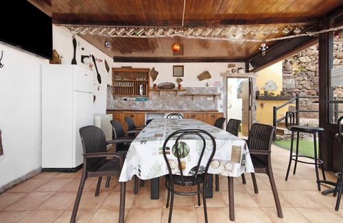 Santa Maria de Guia de Gran Canaria Villa | Holiday Villa 'Hogar Vacacional Talumaya' with Sea Views, Private Pool and Wi-Fi