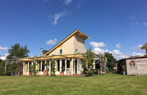 Koudum Villa | Holiday villa on the water of the Frisian Lakes