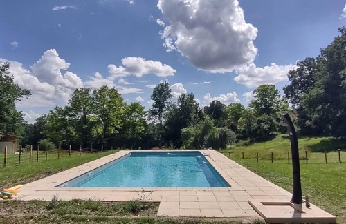 Paulhiac House | Holidayhome with shared swimming pool, quiet natural location
