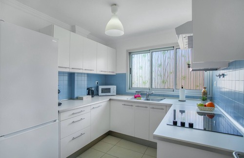 Melenara Apartment | Holidays 'Brisamar' with Balcony, Wi-Fi and Air Conditioning