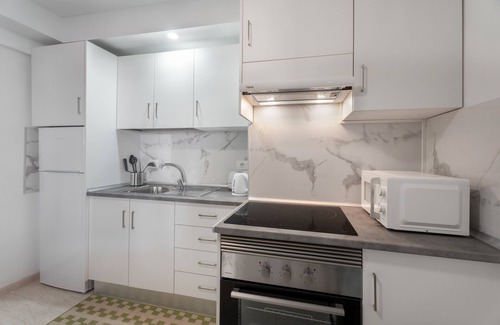 San Eugenio Apartment | Holidays 'Las Flores 1D' with Shared Pool and Wi-Fi