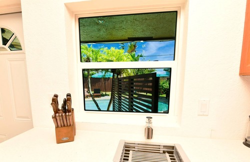 Imperial Point Apartment | Holidays Sale | 20-40% discounts | Pool available | Beach 5min | Grill