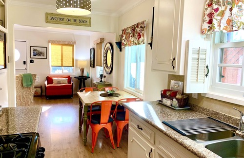 Old Towne House | Holiday’s 🎄@ Starfish Bungalow. Steps to Ocean. 🌊⛱️RELAX & ENJOY the beach.😎