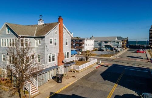 Ocean City Apartment | Holland House 10th