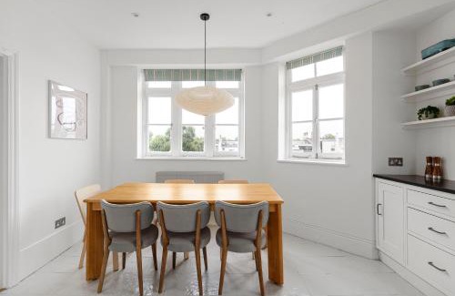 Holland Park Apartment | Holland Park 2 Bedroom Apartment