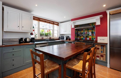 Norland House | Holland Park Townhouse, by Veeve