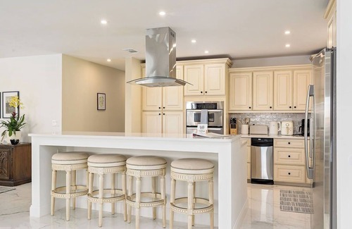 Lakeland House | Hollingsworth Heights, Renovated 3BD/3BA Retreat, Lake View, Family/Pet Friendly