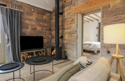 Crich House | HOLLY COTTAGE - FOLD YARDS, romantic, with open fire in Alderwasley