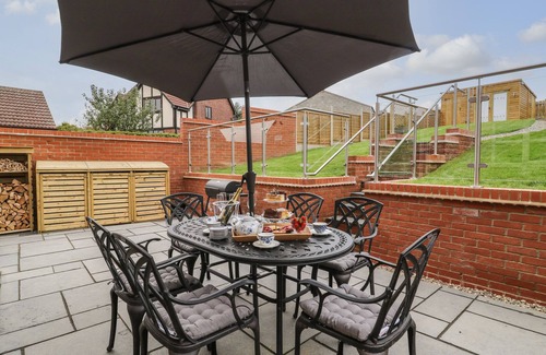Buckton Cottage | HOLLY FARM COTTAGE, family friendly in Buckton And Bempton